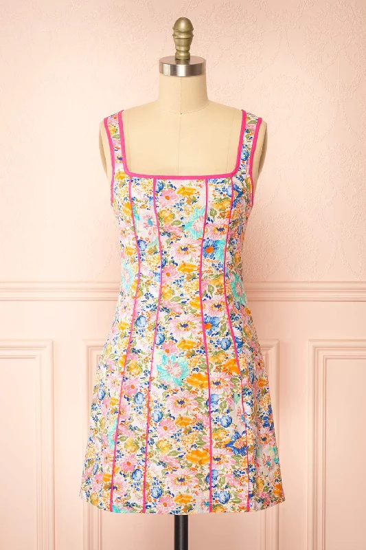 Migina | Short Fitted Dress w/ Floral Pattern