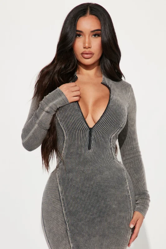 On The Run Ribbed Midi Dress - Charcoal