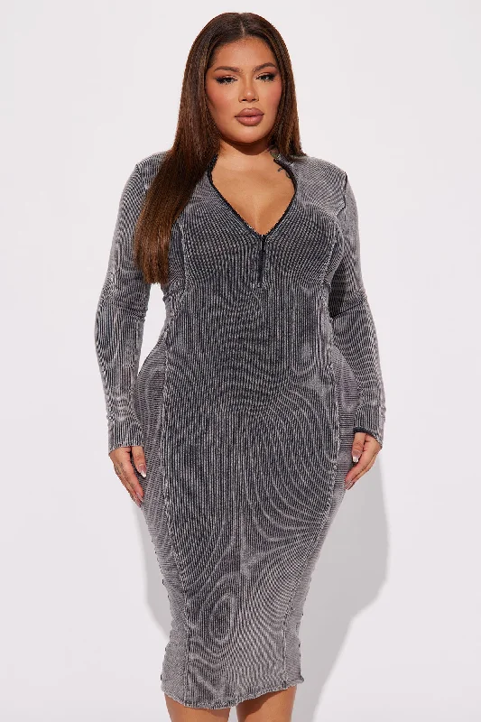 On The Run Ribbed Midi Dress - Charcoal