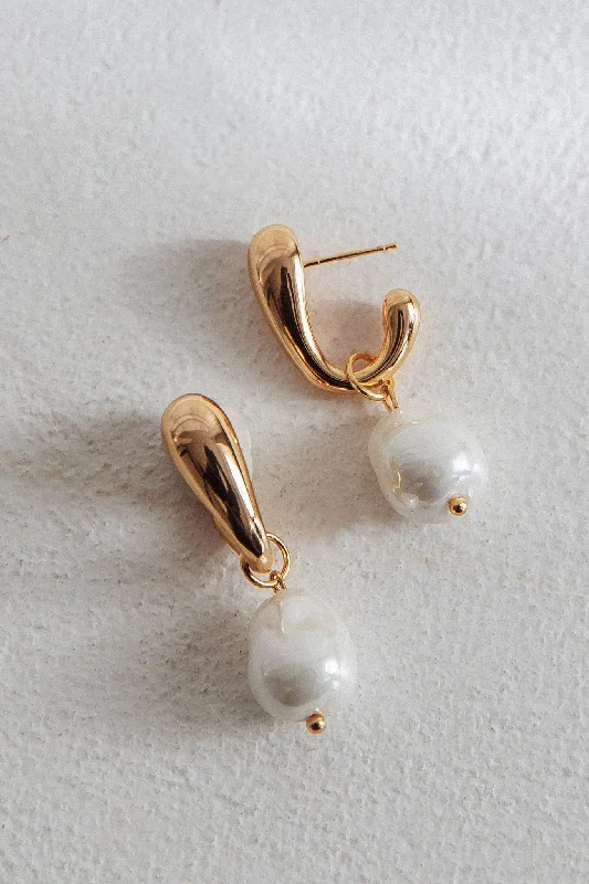 Celene Drop Pearl Earrings Gold