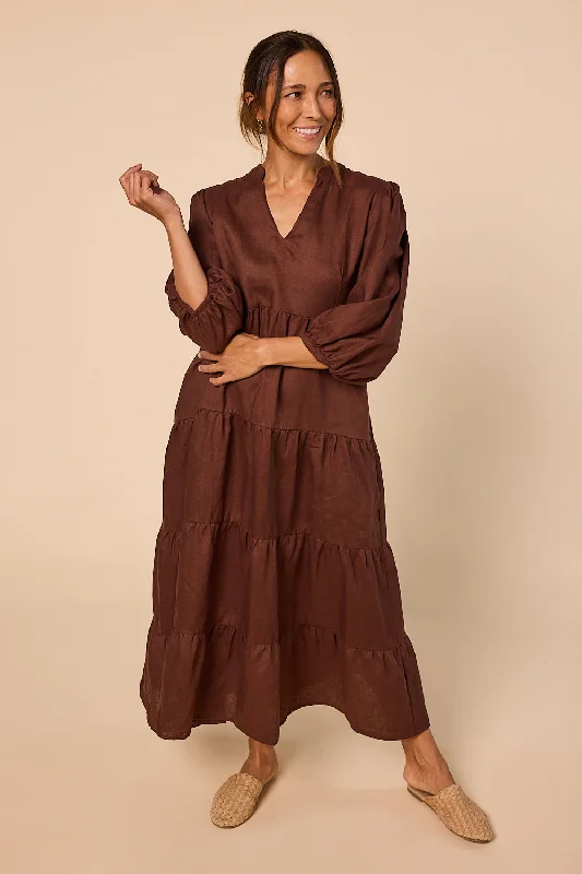 Sabre Linen V-Neck Dress in Raisin