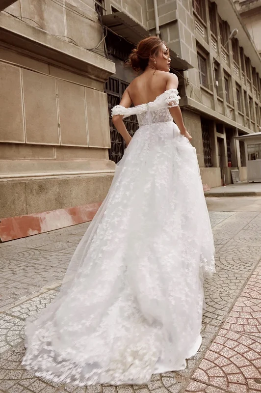 Off Shoulder Lace Popular Wedding Dresses, A-line Tulle Bridal Gowns, Elegant Appliques Wedding Gowns