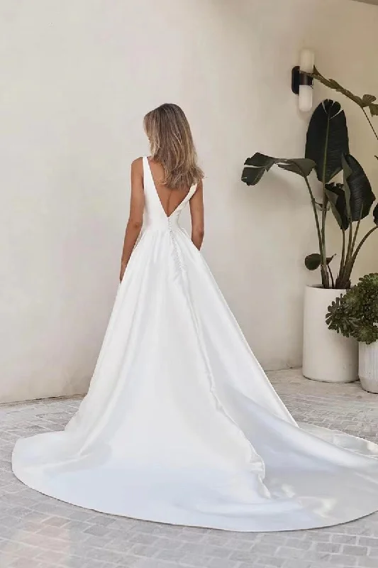 Simple V-neck Wedding Dresses, Newest 2023 Wedding Dresses, A-line Popular Bridal Gowns