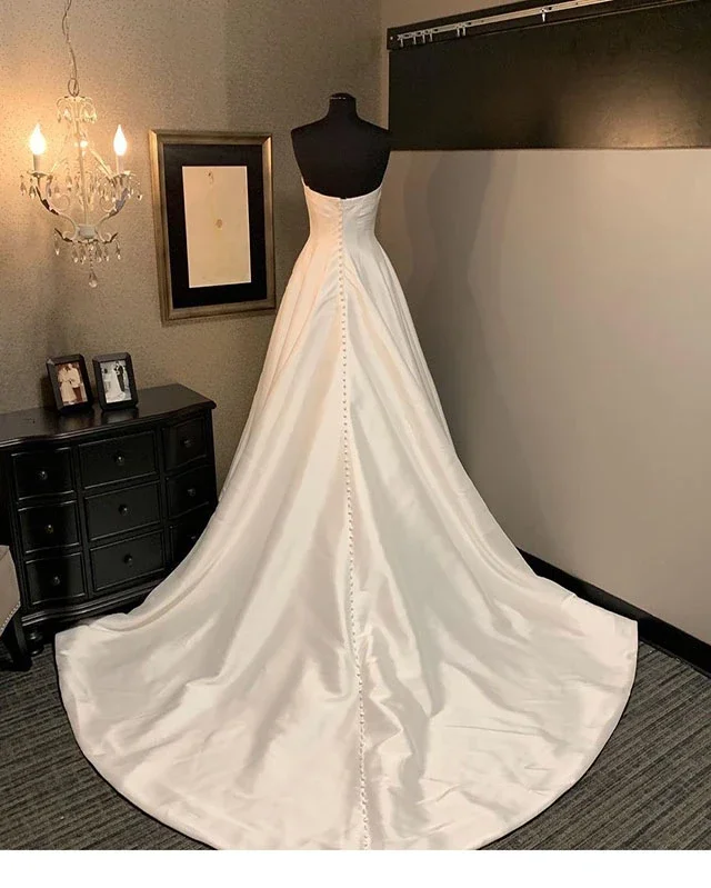 Sweetheart Long A-line Ivory Satin Wedding Dresses, Old Fashion Bridal Gown, Elegant Wedding Dresses