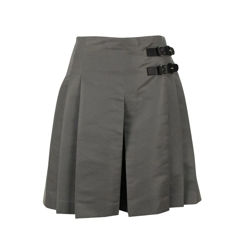 Sale Alert – Get Ready to Shop!Gray Satin Thick Pleated Flare Shorts