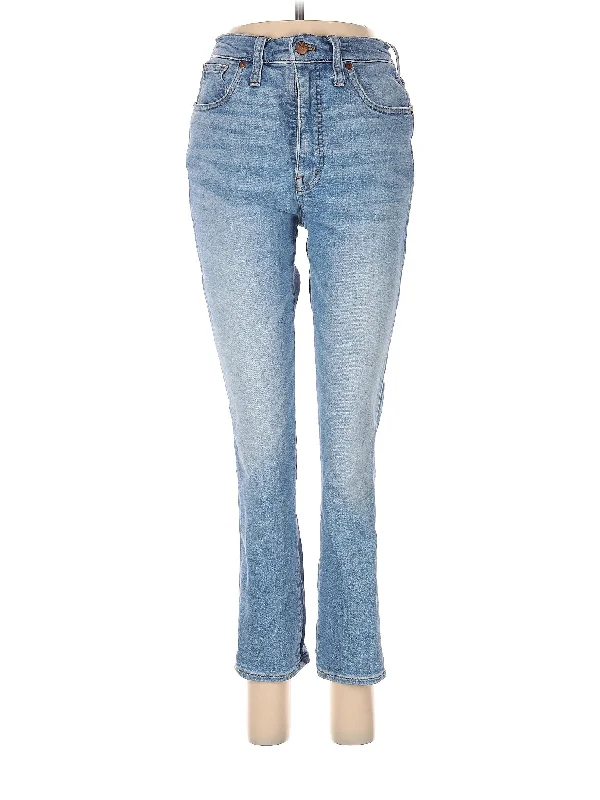Your Shopping Wish, Our Discount Command!Low-Rise Bootleg Jeans in Light Wash
