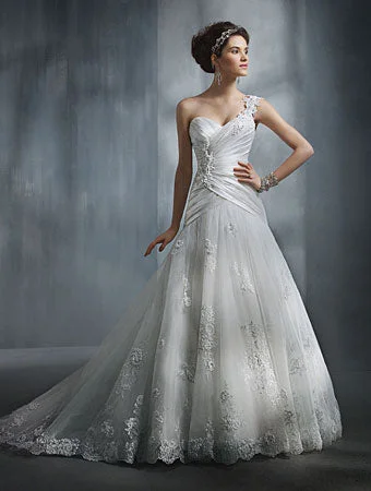 Limited Stock Available!Alfred Angelo Alfred Angelo 2240 Size 10