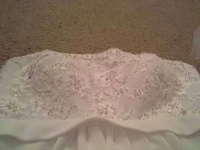 Special Discounts Inside!Alfred Angelo vanans