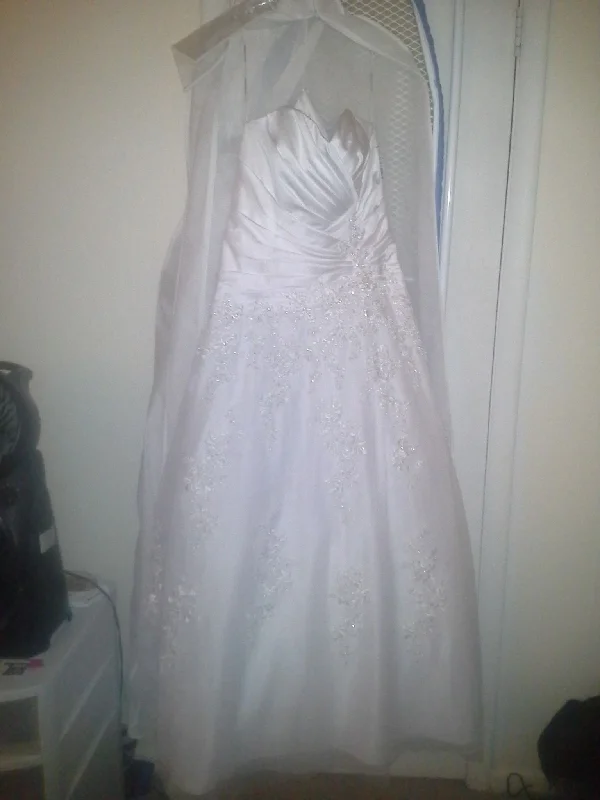 Huge Price Cuts Await!David's Bridal 100427749