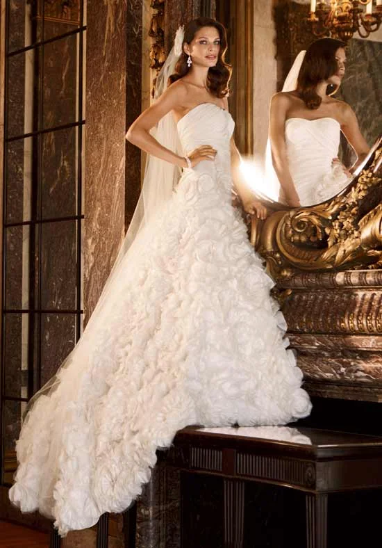Time to Snag a Bargain!David's Bridal Galina Signature SV415