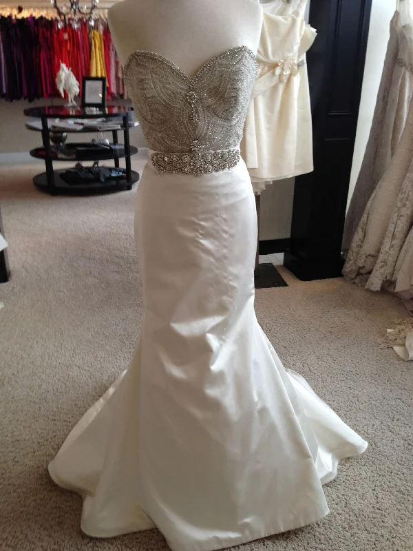 More Discounts, More Joy!Lazaro 3214