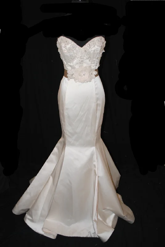 Snag the Best Prices Now!Lazaro Lazaro 3105 Size 10