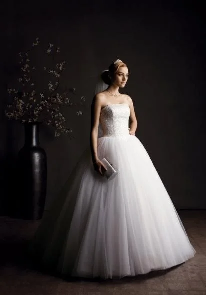Flash Sale – Act Fast!Oleg Cassini Cu099 Tulle Ball Gown Wedding Dress