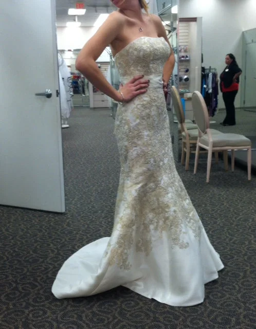 New Discounts Just Dropped!Oleg Cassini Oleg Cassini CWG480 Size 4