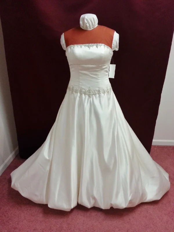 Your Shopping Wish, Our Discount Command!Other Emerald Bridal #9123