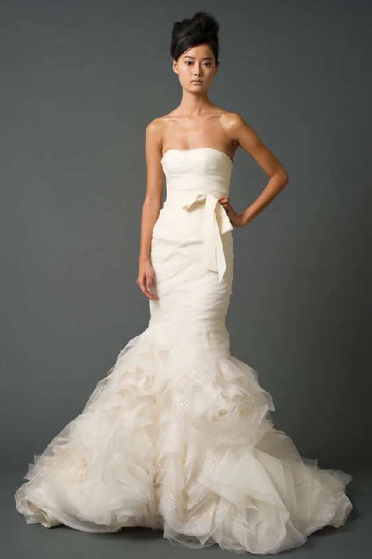 Seasonal Sale – Shop Now!Vera Wang Vera Wang Gemma Size 2