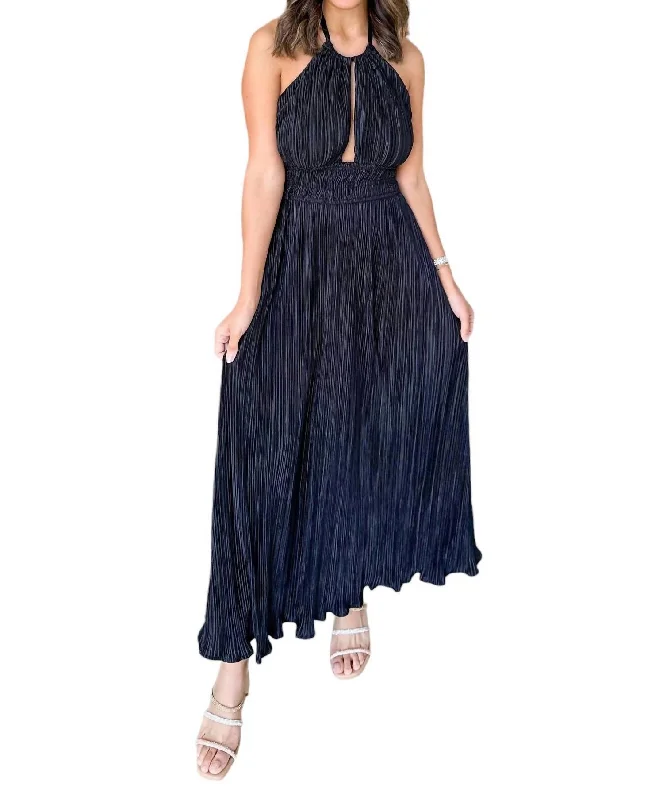 Huge Price Cuts Await!Gwen Halter Midi Dress In Black