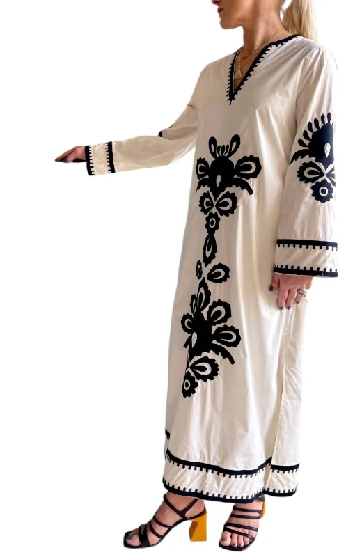 Exclusive Offers You’ll Love!The Hanna Midi Dress In White/black