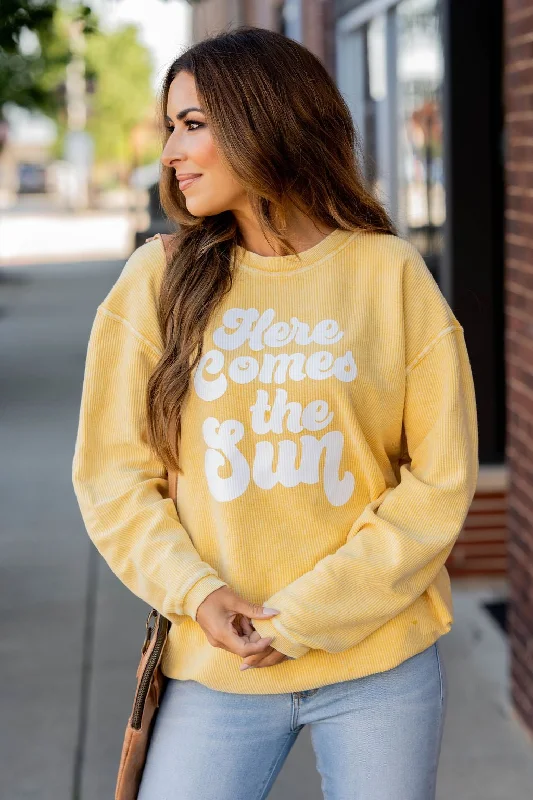 Today Only – Don’t Miss It!Here Comes The Sun Ribbed Graphic Crewneck