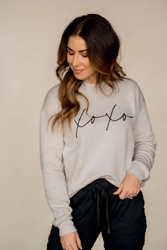 Limited Deals, Unlimited Savings!XOXO Cursive Graphic Crewneck