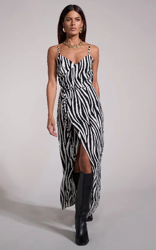 Score Huge Discounts Today!Mariah Dress In Monochrome Zebra