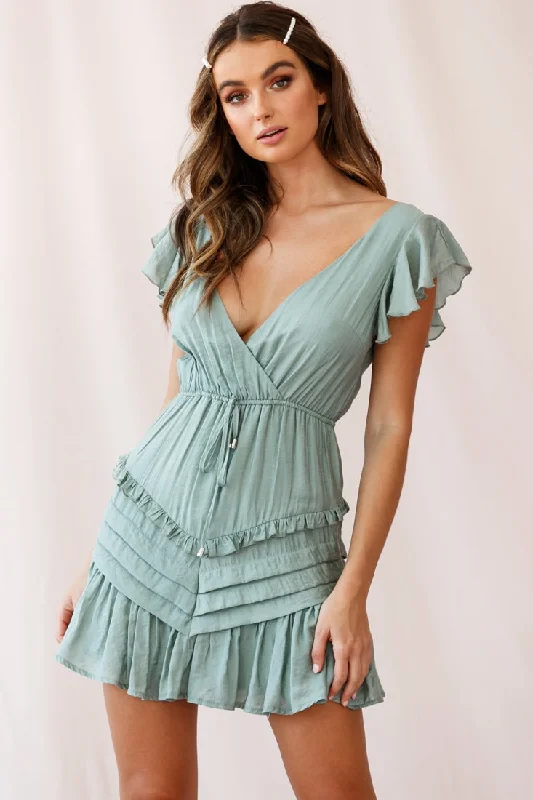Your Chance to Save is Now!Willah Pintuck And Frill Detail Drawstring Dress Olive
