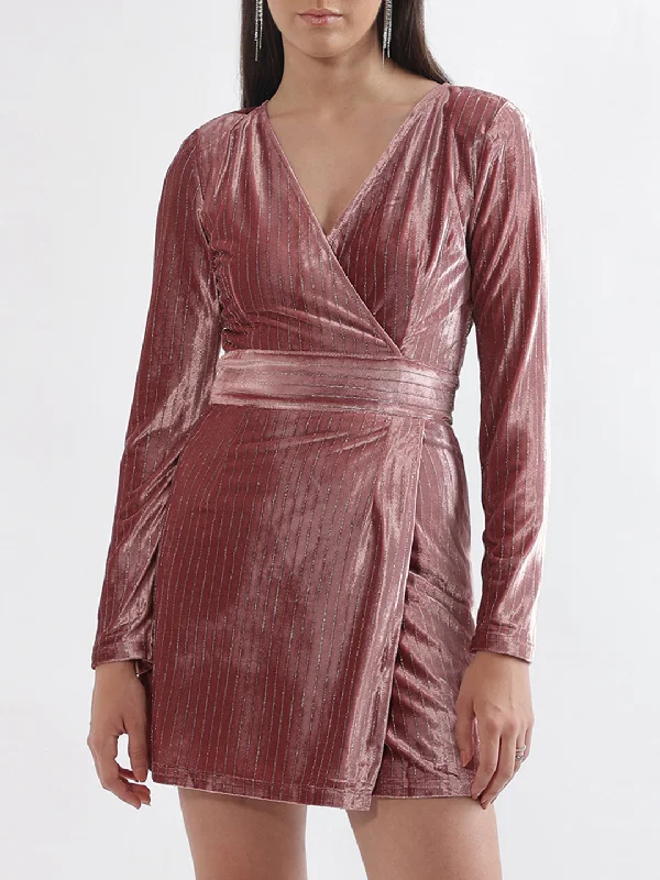 Don’t Wait – Shop Today!Centre Stage Women Pink Solid V Neck Dress